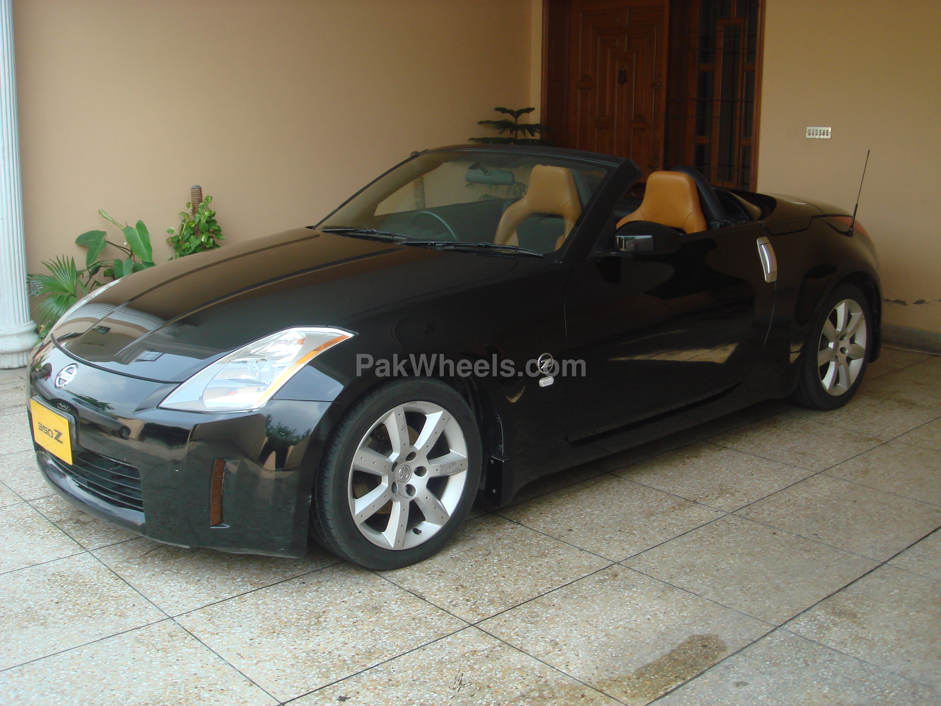 Nissan 350z convertible for sale in pakistan