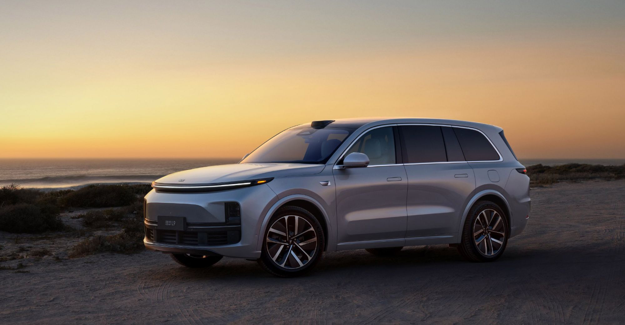 Lee Auto CEO Lee ต้องการยืนยัน SUV รุ่นใหม่ L8 และ X03 Pandaily