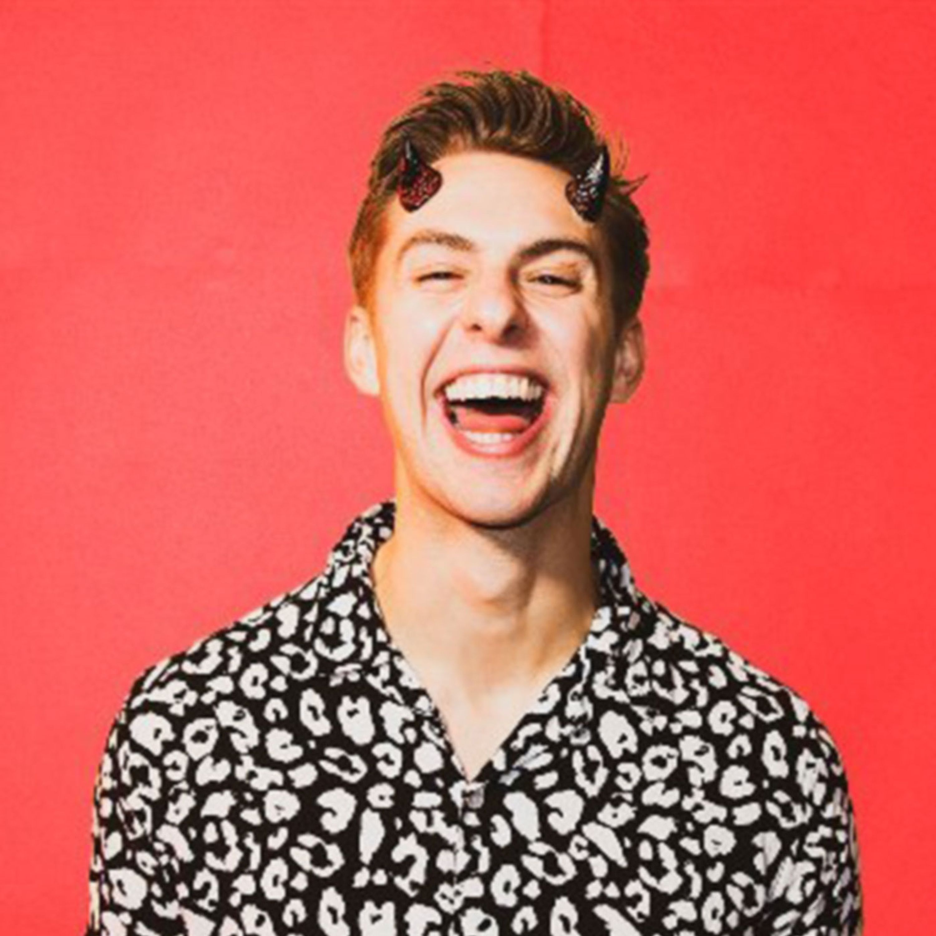 Irish YouTuber Spends 24 Hours Inside VR Headset Room 104 Acast