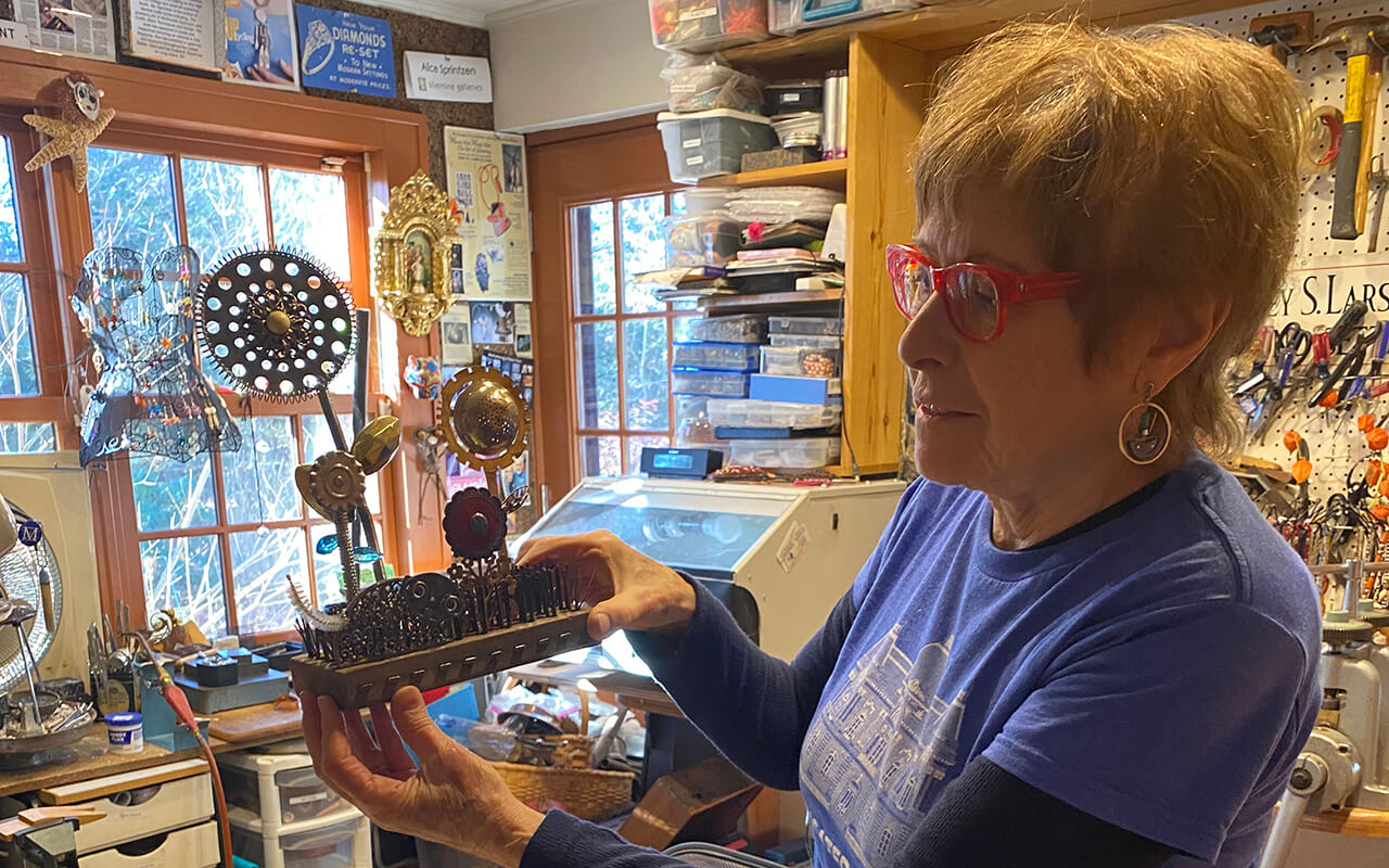 Syosset artist finds inspiration in dumpsters and flea markets Faces