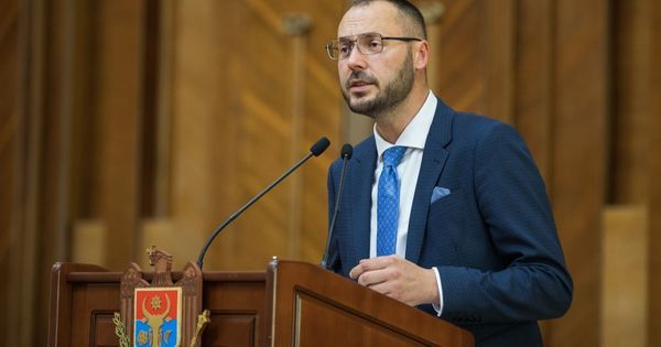 Sergiu Litvinenco Despre Guvernul Chicu Revenim Din Pacate La Perioada Cand Rm Are Un Prim Ministru De Paie Sau Prin Procura Foto