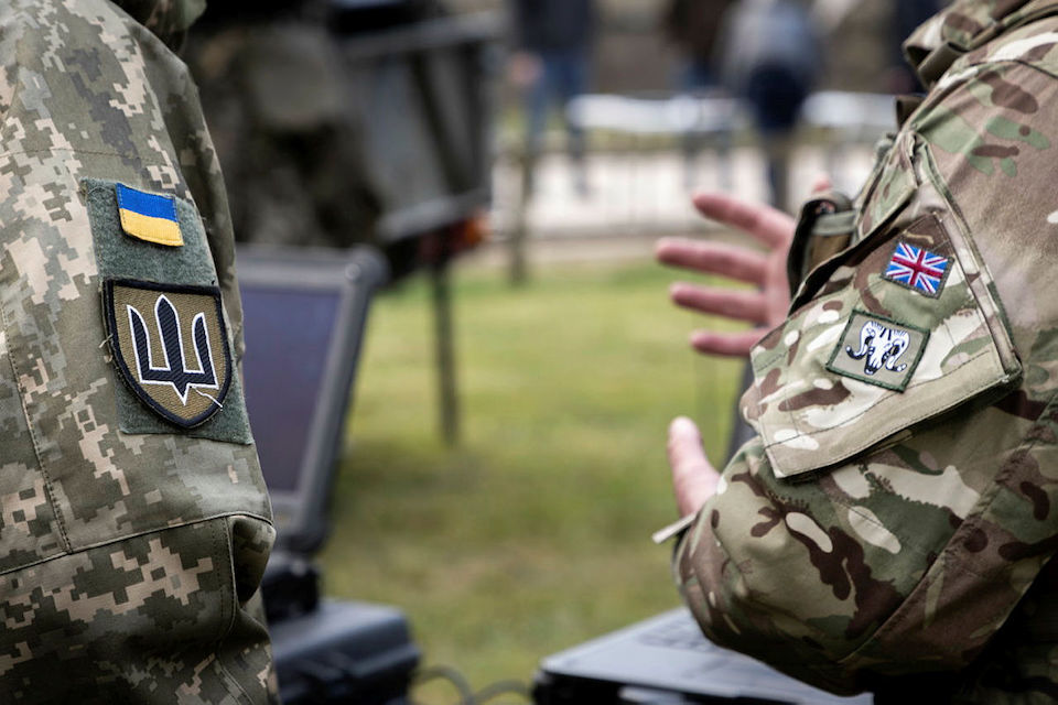 UK to give air defence missiles to help Ukraine defend against rockets(04)