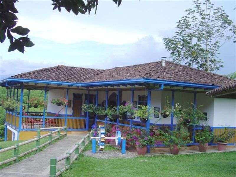 Colonial house my country Costa Rica (2) 87 online puzzle