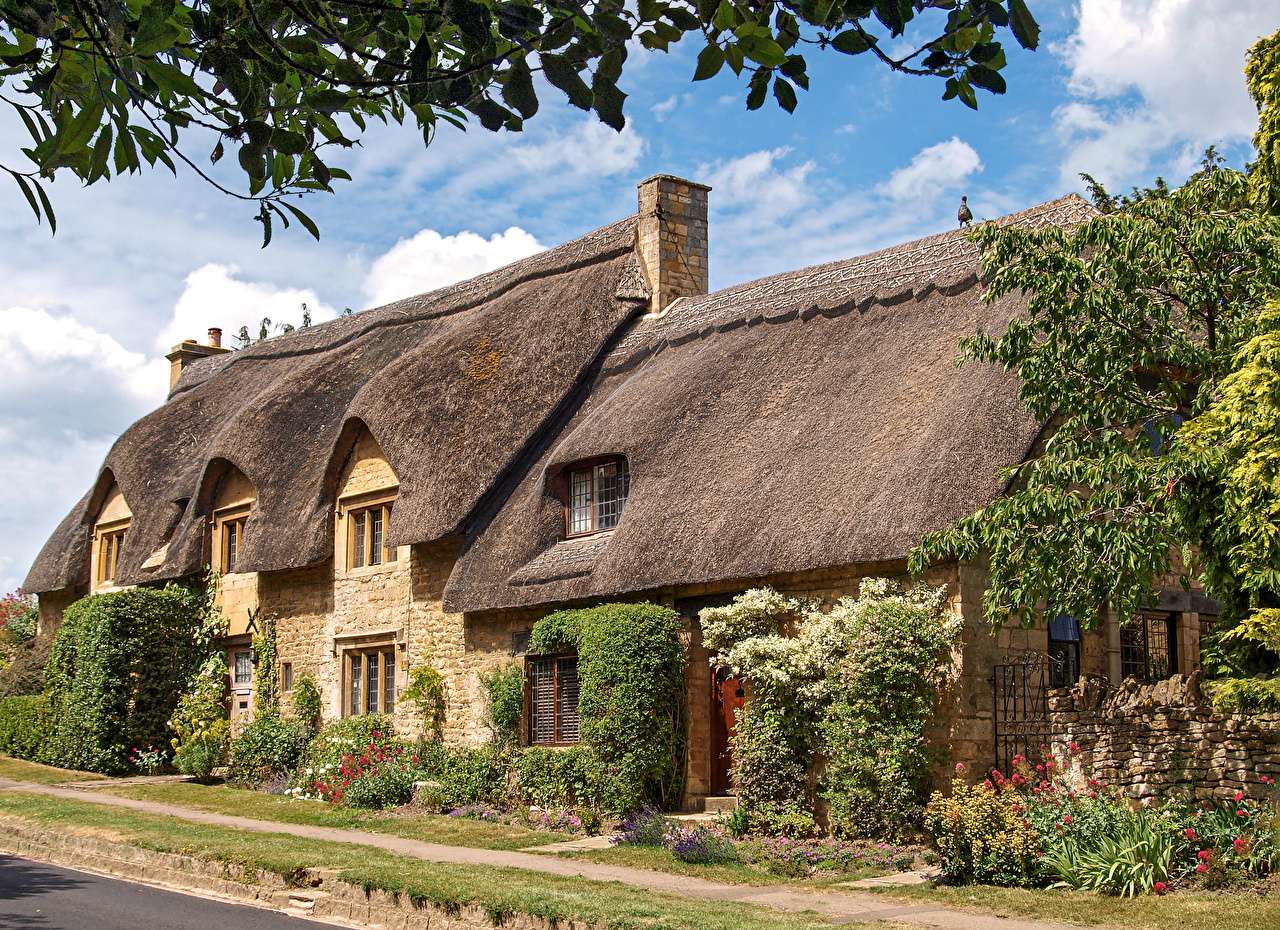 England Chipping Campden houses in Gloucestershire online puzzle
