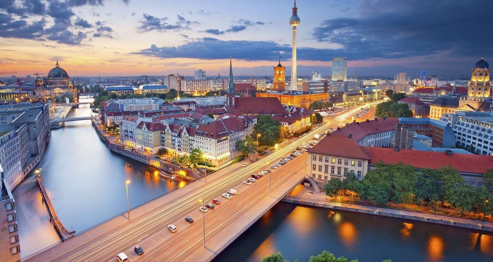 NIEMCYBERLIN Ułóż Puzzle Online za darmo na Puzzle Factory