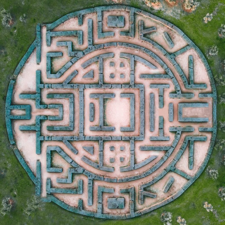 HEDGE MAZE Play Jigsaw Puzzle for free at Puzzle Factory