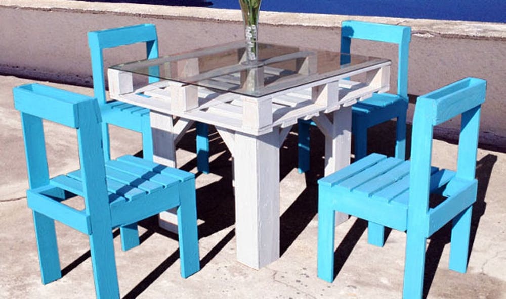 Diy Pallet Outdoor Dining Table