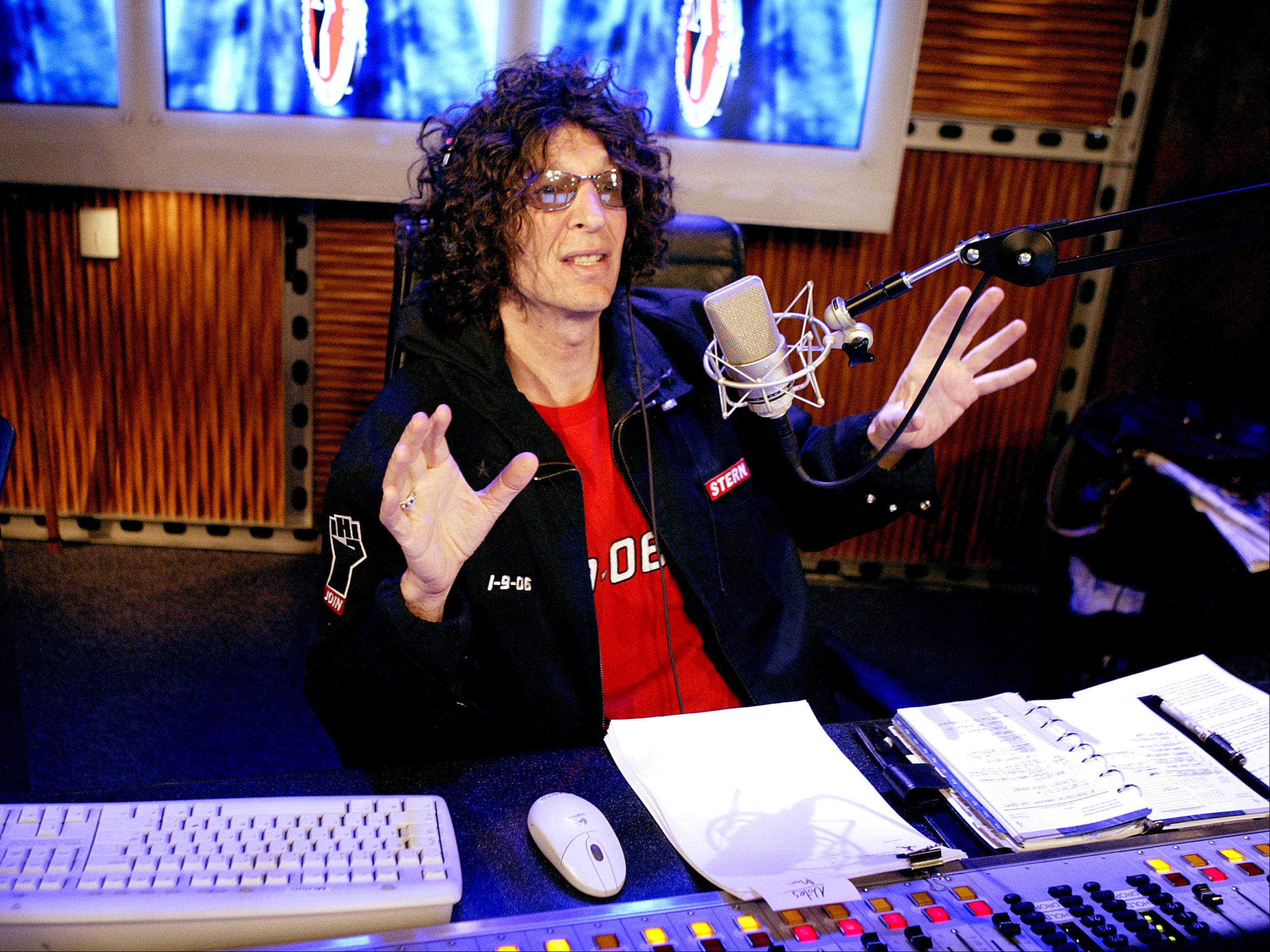 Howard Stern Vacation Schedule 2023 Howard Stern Defends Two-Month-Long Vacation From Radio Job He's Paid $100M-A-Year For | Indy100