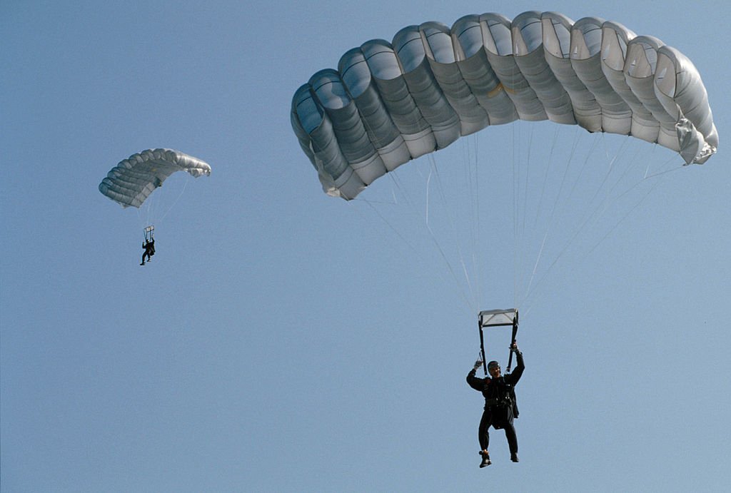 Decorated Navy SEAL dies in parachute training accident; family devastated Blaze TV