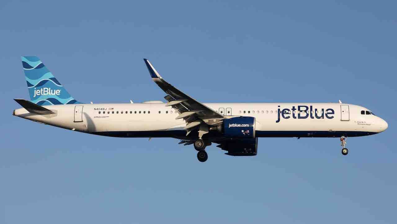 Yet another airplane involved in near miss, JetBlue pilot forced to