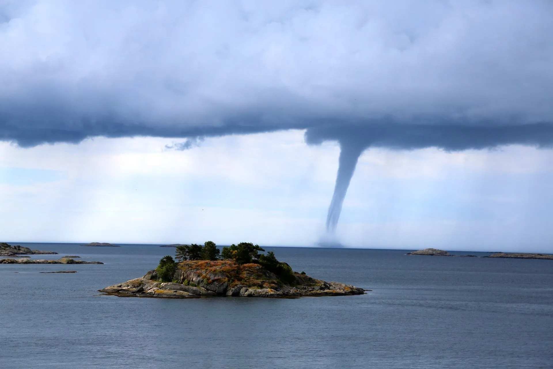 22 Waterspouts Facts Are They Very Deadly To Aquatic Life? Kidadl