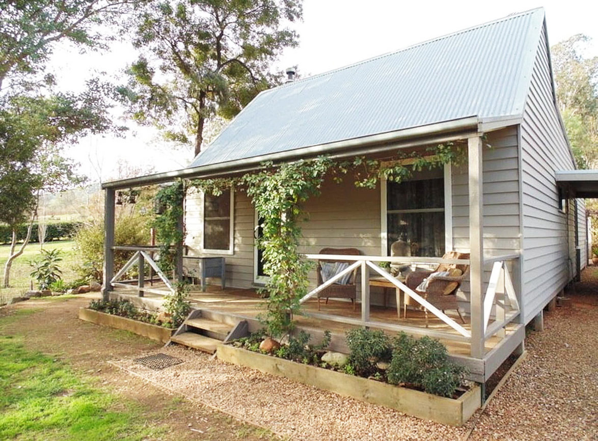 Alfred's Bush Retreat Cottage for Rent in Wandiligong, High Country, VIC, AU Riparide