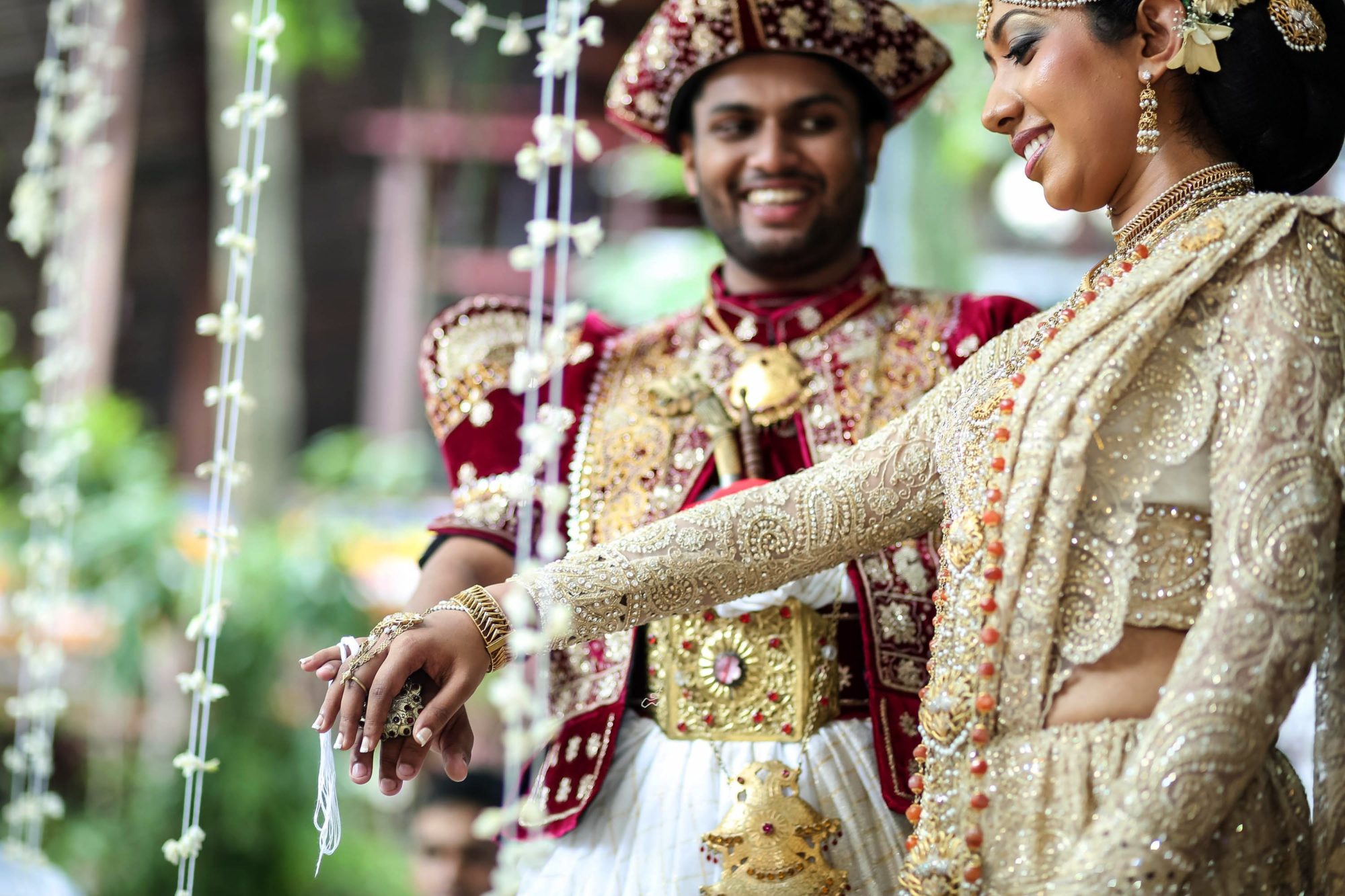 Poruwa Tying The Knot The SinhalaBuddhist Way