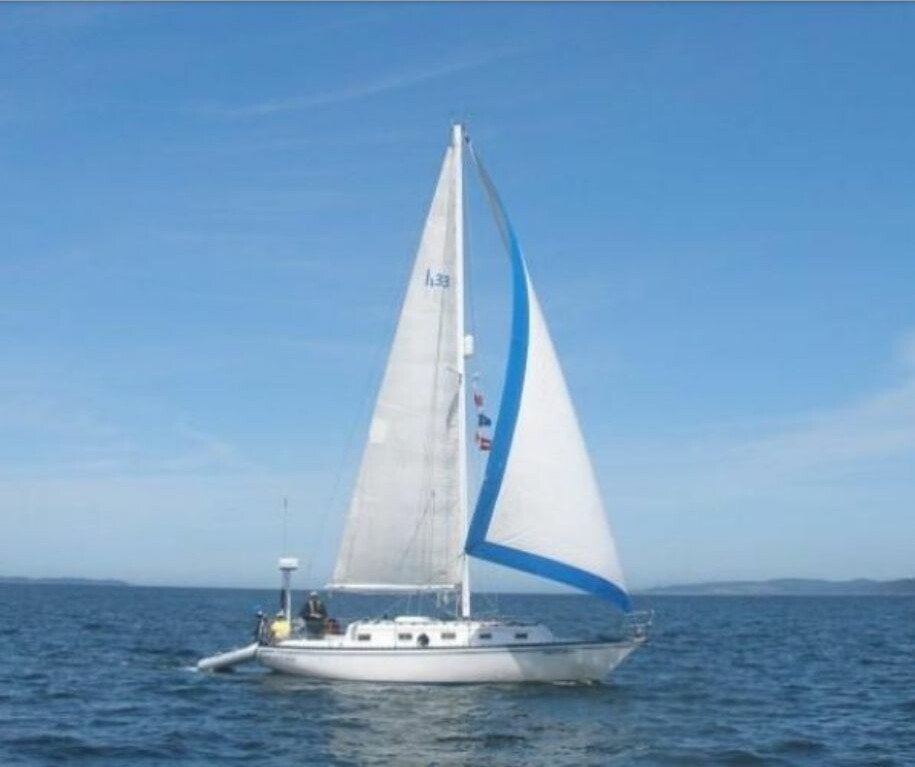 1981 Hunter 33 — For Sale — Sailboat Guide