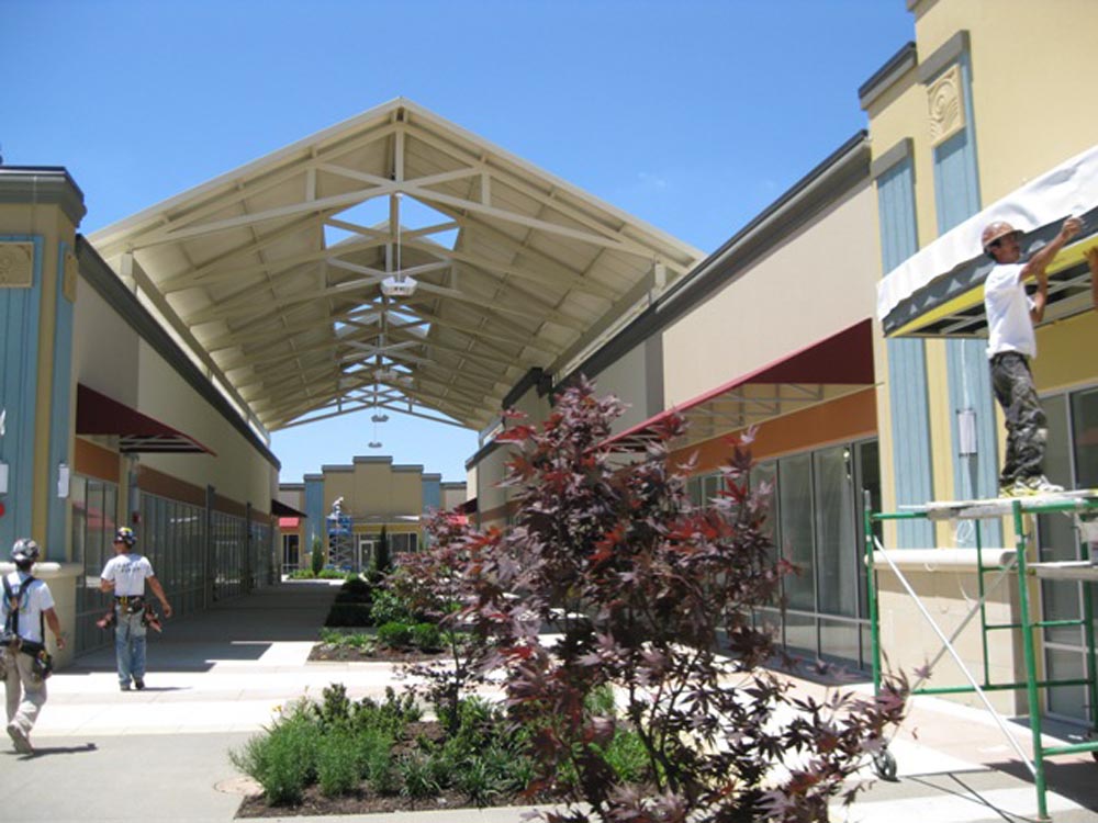 Do Business at Ami Premium Outlets®, a Simon Property.