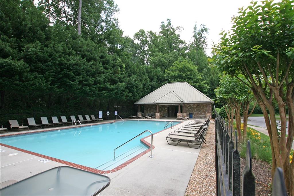 Brownstone Square Condos & Townhomes for Sale in Marietta, GA