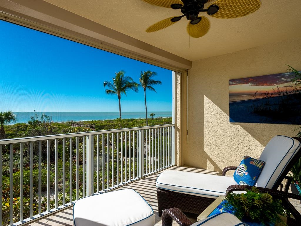 Sanibel Real Estate Just Sold 2549 W. Gulf Drive 101 MLS2220047