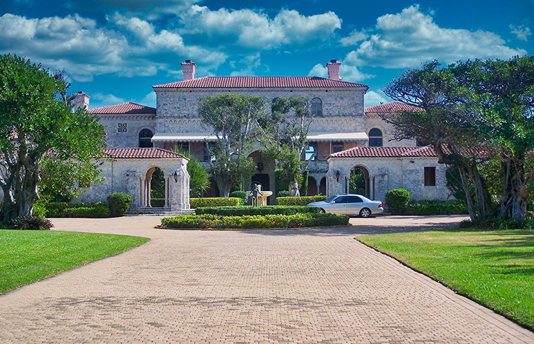 Manalapan, FL The UltraLuxury & Secluded Coastal Town