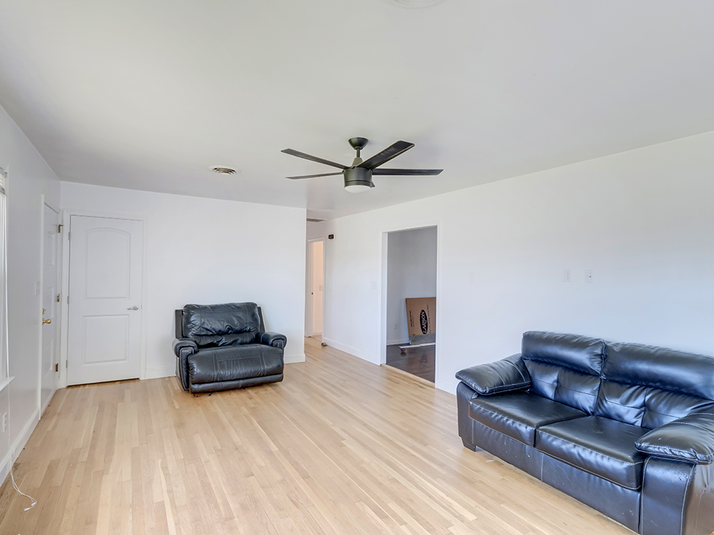 County Seat Highway Home Conveniently Rests Between Laurel and