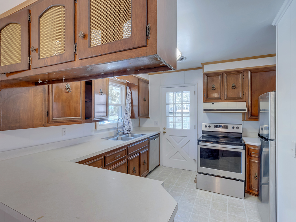 County Seat Highway Home Conveniently Rests Between Laurel and