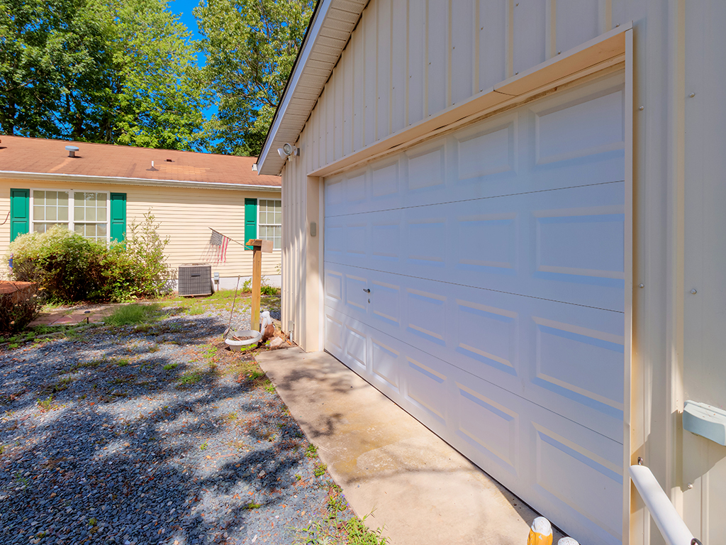 Captains Grant Home Features a Large and a Perfect