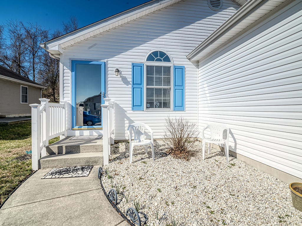 Planters Run Home Features an Open Floor Plan, Cathedral Ceilings and