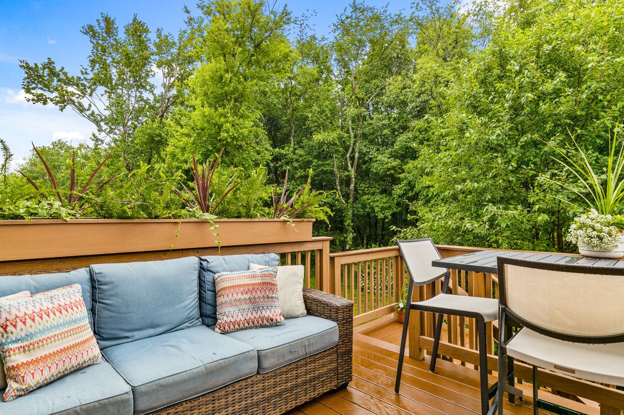 254 Stonehaven Dr, Weymouth