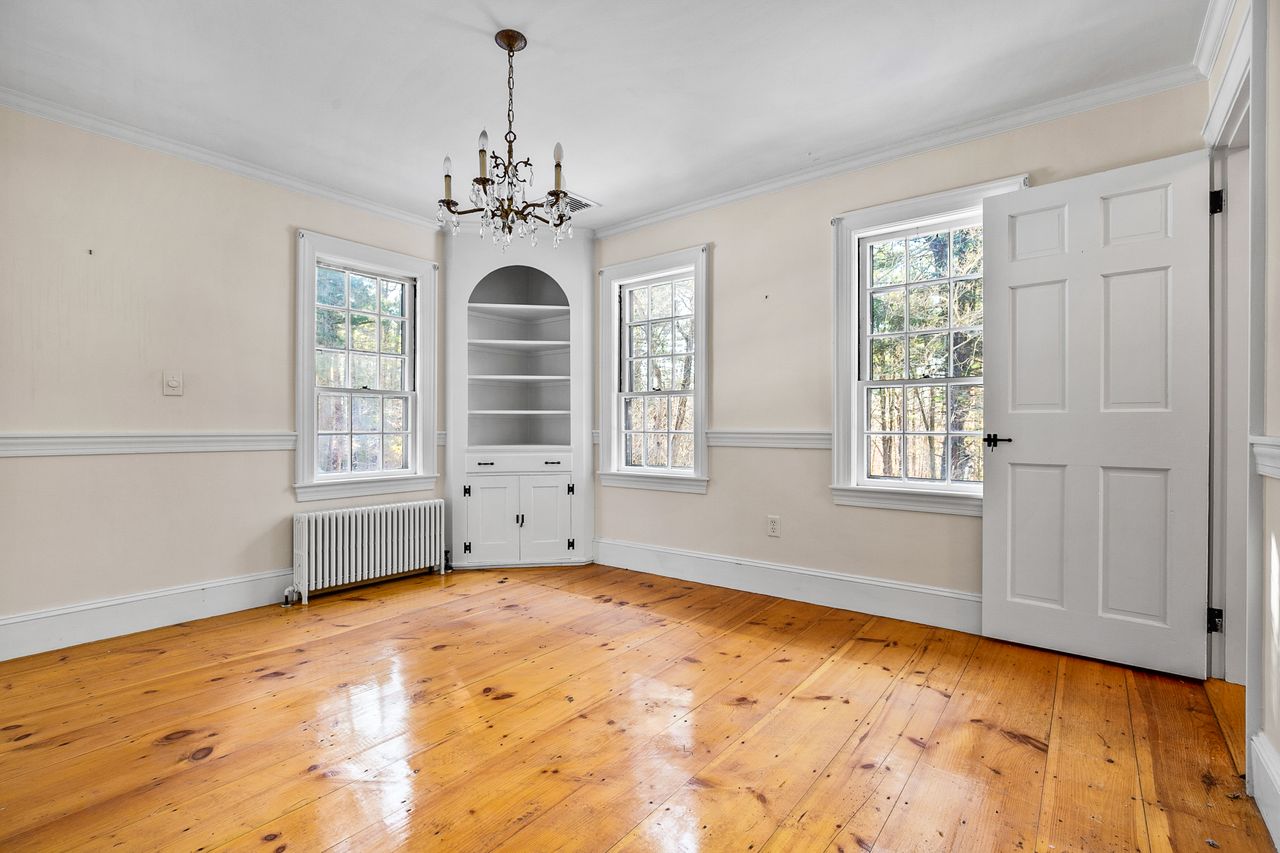 Just Listed639 Grove Street, Norwell