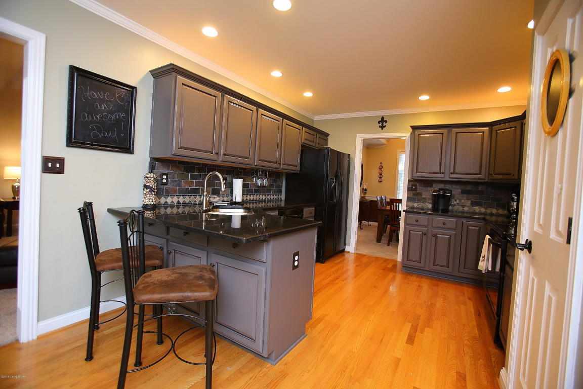 3223 S Winchester Acres Road, Louisville, KY 40223