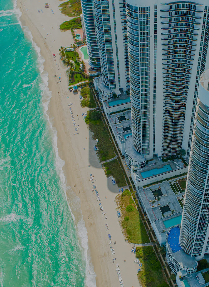 Live in Luxury With the Laurie Finkelstein Reader Real Estate Team