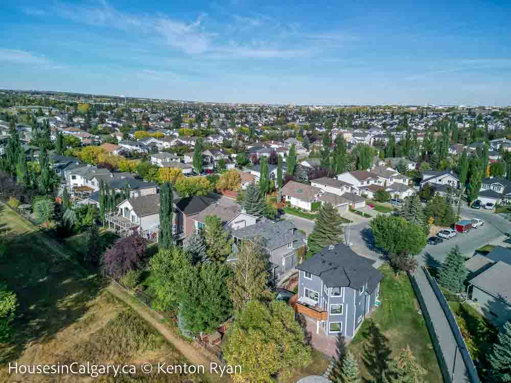 Houses for Sale in Riverbend Calgary.
