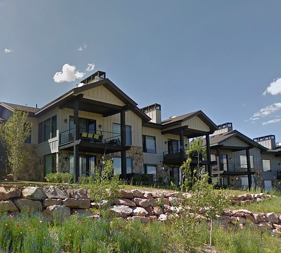 Frostwood Villas Townhomes and Condos for Sale in Canyons Village Utah