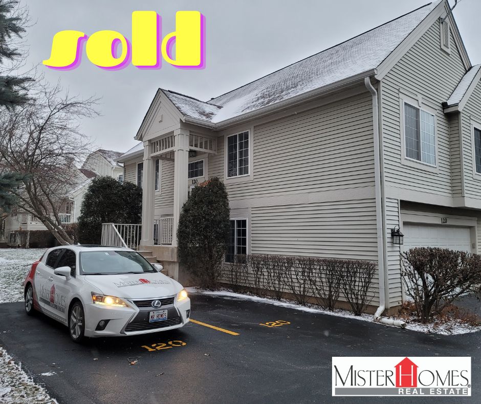 End Unit Townhome in Cary IL Cambria subdivision