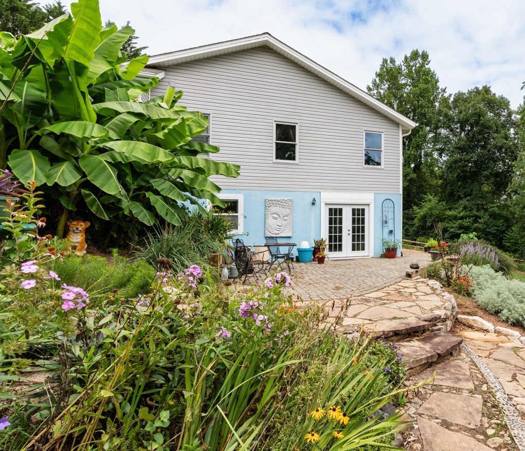 Gardener's Paradise Sold in Weaverville, North Carolina