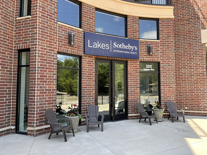 Lakes Sotheby's International Realty Wayzata Home Twin Cities