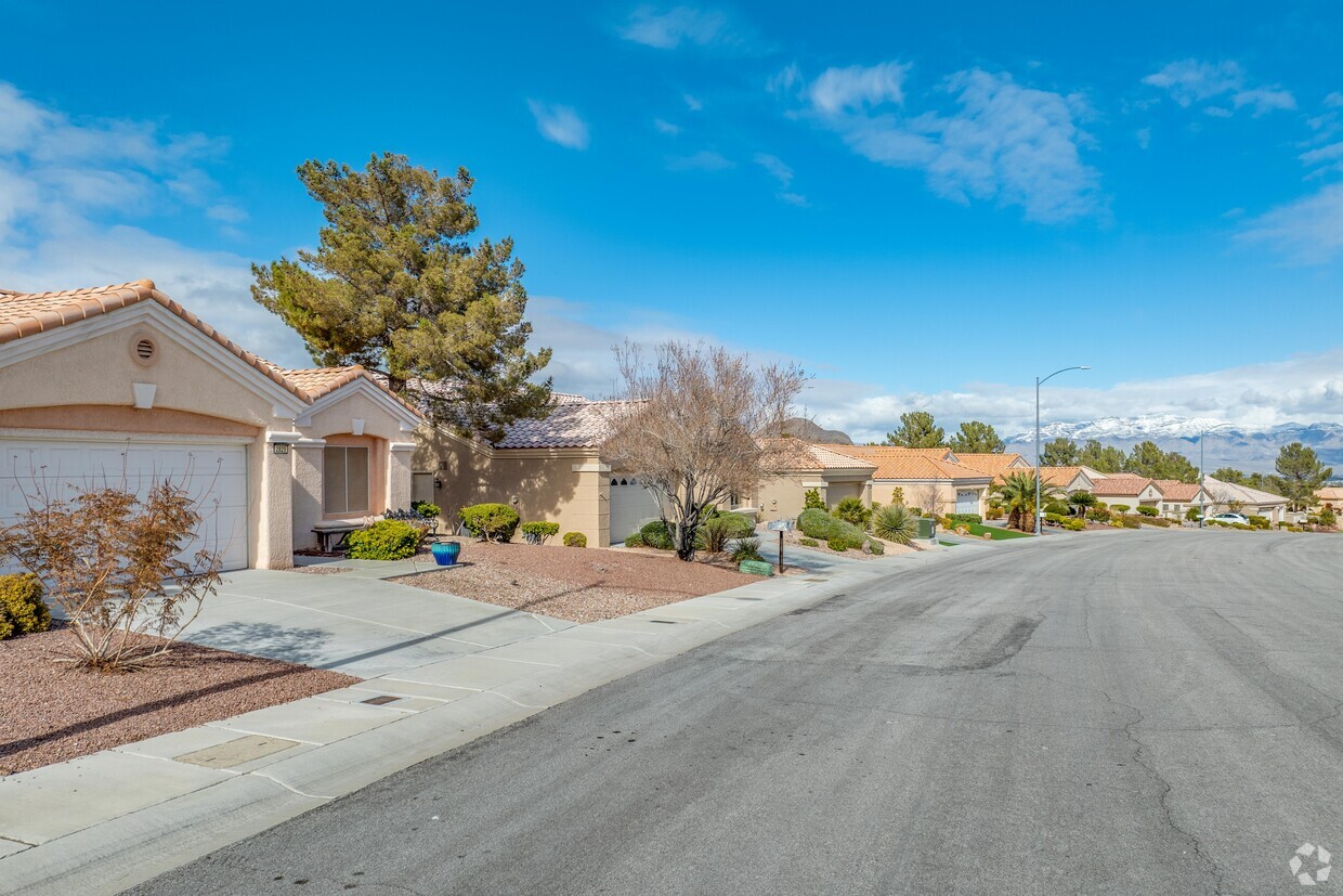 Everything You Need to Know About Living in Sun City Summerlin. Las Vegas Retirement Communities