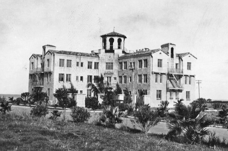 Historic Belle Haven Building in Downtown Sarasota Florida Listed For Sale