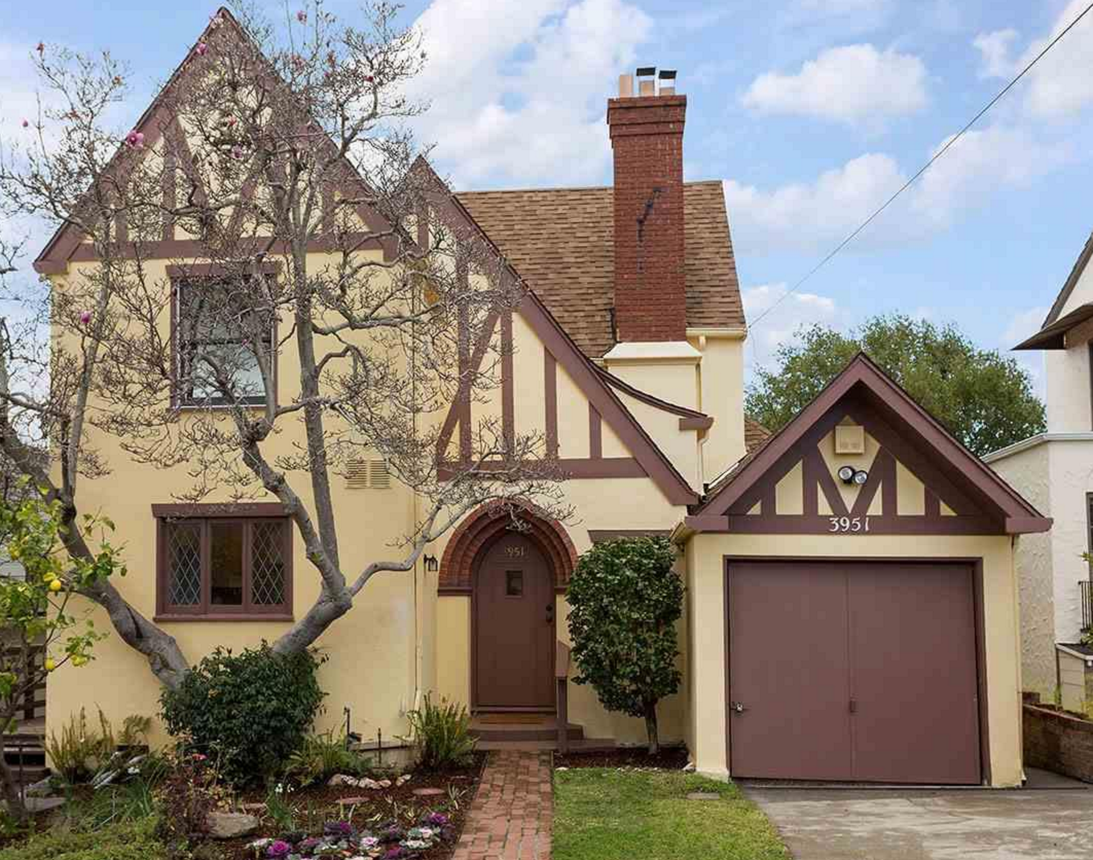 3951 Oakmore Road, Oakland Just Sold!