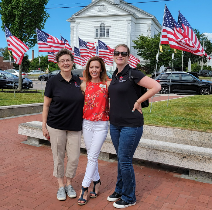 Milford Realtors Help Display Flags in Milford