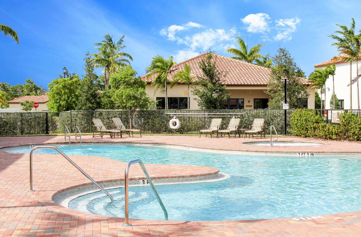 Osprey Oaks and homes for sale.