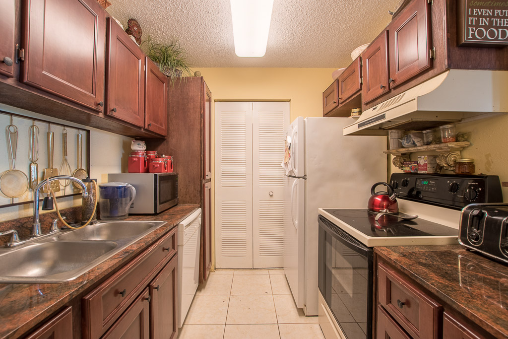 Harbor Club 3 bedroom condo for sale for 135,000