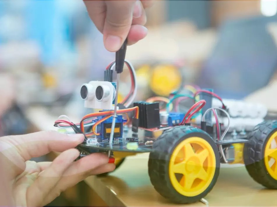 10 Reasons why kids should learn Robotics