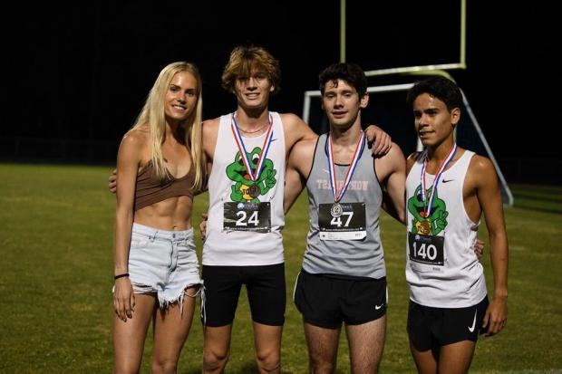 NCAA Champ Parker Valby Hosts First Ever Holiday Mile Event