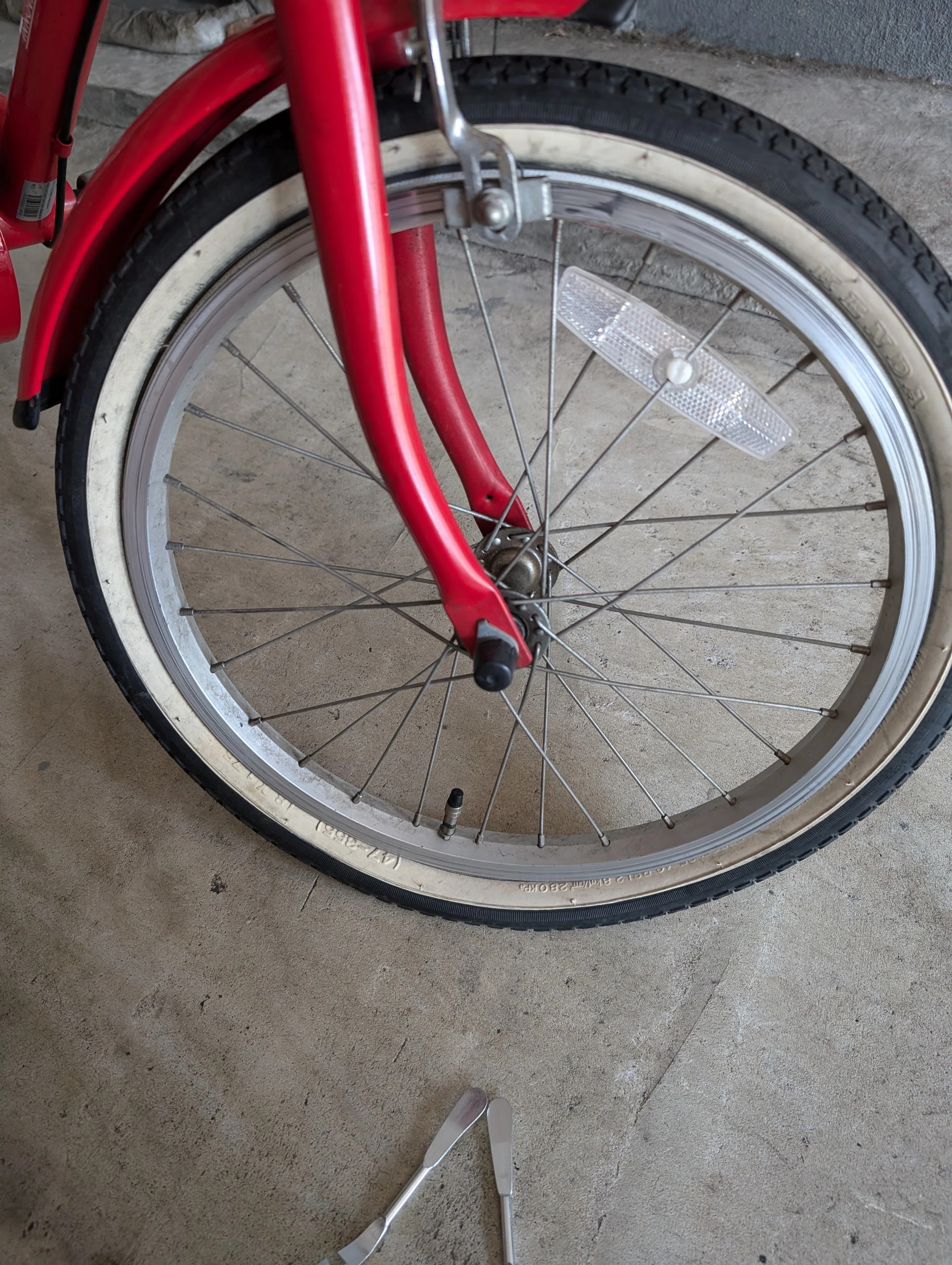 100均で解決！娘の自転車のタイヤパンクDIY修理法【簡単＆経済的】｜Yutaro Matsuki GAZKID ガズキッズ