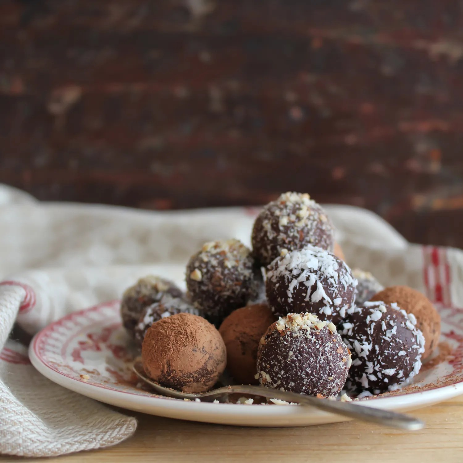 Giftable Gourmet Delights + Ultimate Holiday Cookie Cutter Set