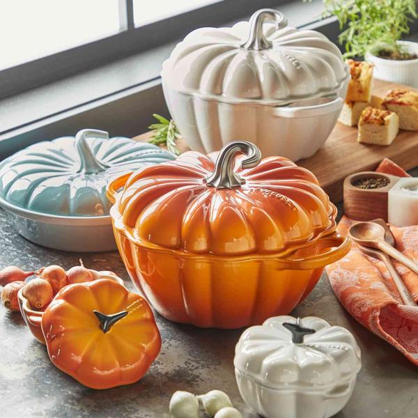 Le Creuset Enameled Cast Iron Pumpkin Cocotte, 4 Qt. Sur La Table