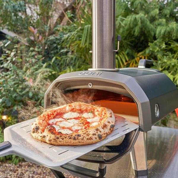 Ooni Karu 12G MultiFuel Pizza Oven Sur La Table