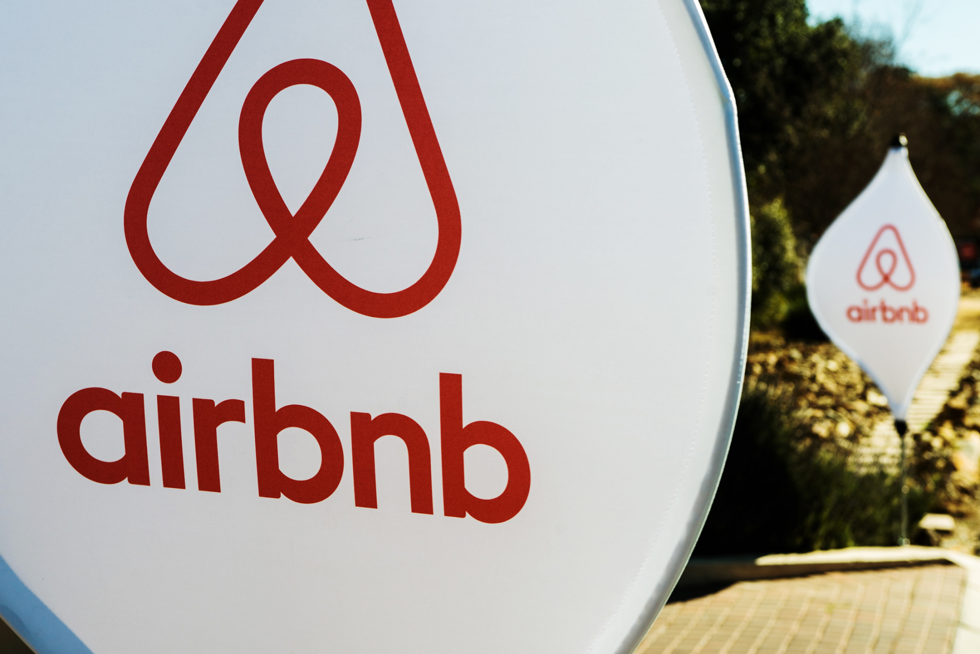 Airbnb says no suitable forms available now for registration of host
