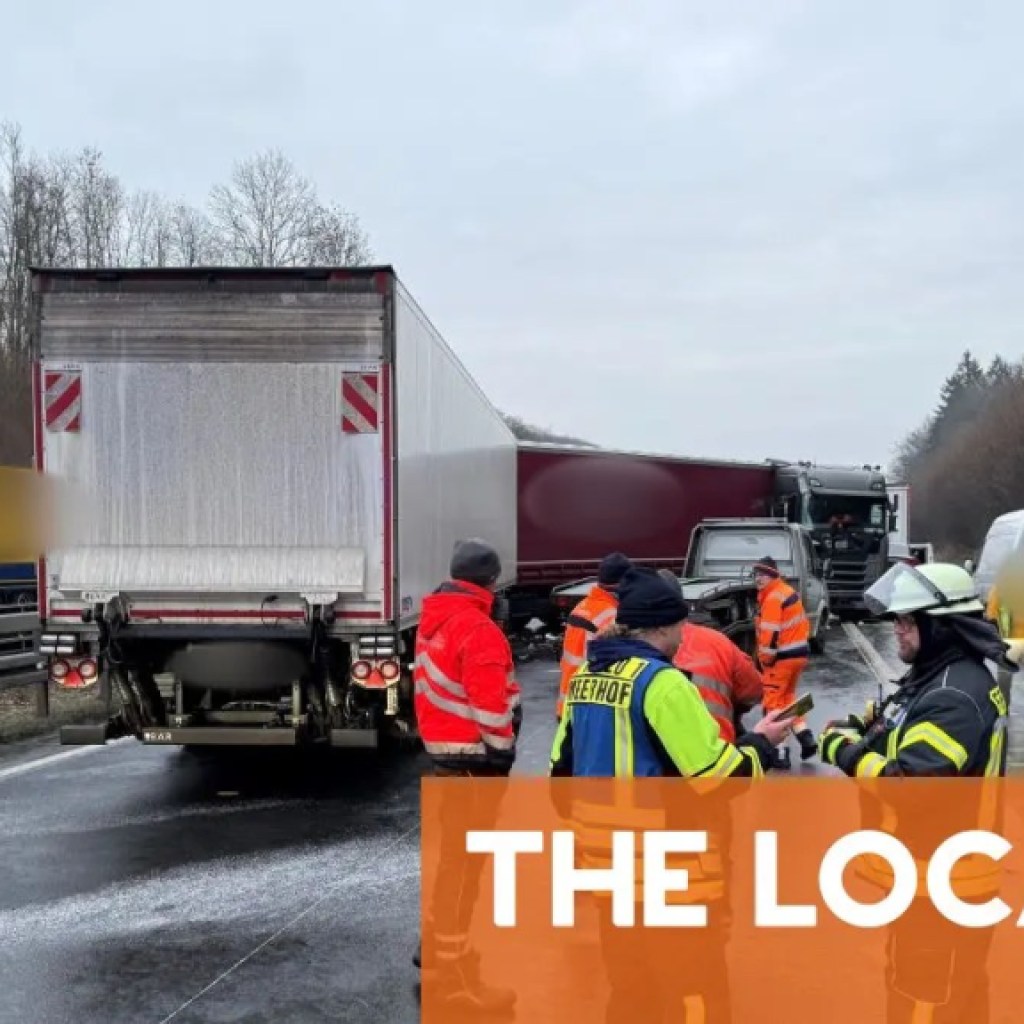 Autofahrer in Deutschland müssen sich bei kaltem Winterwetter gefährlichen Bedingungen stellen Autofahrer in Deutschland müssen sich bei kaltem Winterwetter gefährlichen Bedingungen stellen