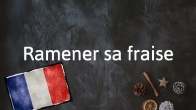“Ramener sa fraise” turns nosiness into a joke “Ramener sa fraise” turns nosiness into a joke